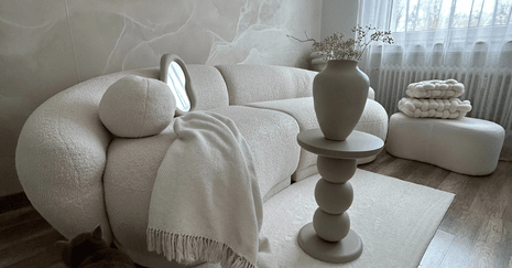 Freistehendes Sofa oder an der Wand? Welche Position ist die beste?