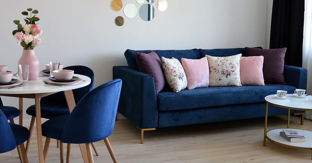 Wie richtet man ein kleines Wohnzimmer in einer kleinen Wohnung ein? Tipps und Inspirationen