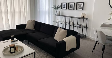 Wie richtet man ein kleines Wohnzimmer ein? Inspiration und Ideen