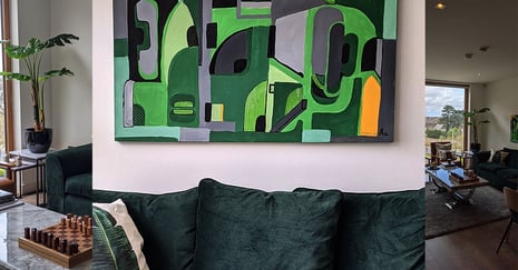 Dunkle Möbel im Wohnzimmer - Wozu passen sie am besten?