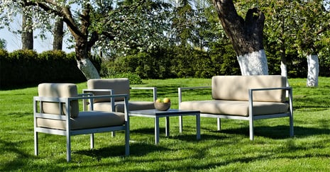Wie kann man Gartenmöbel vor dem Winter schützen?