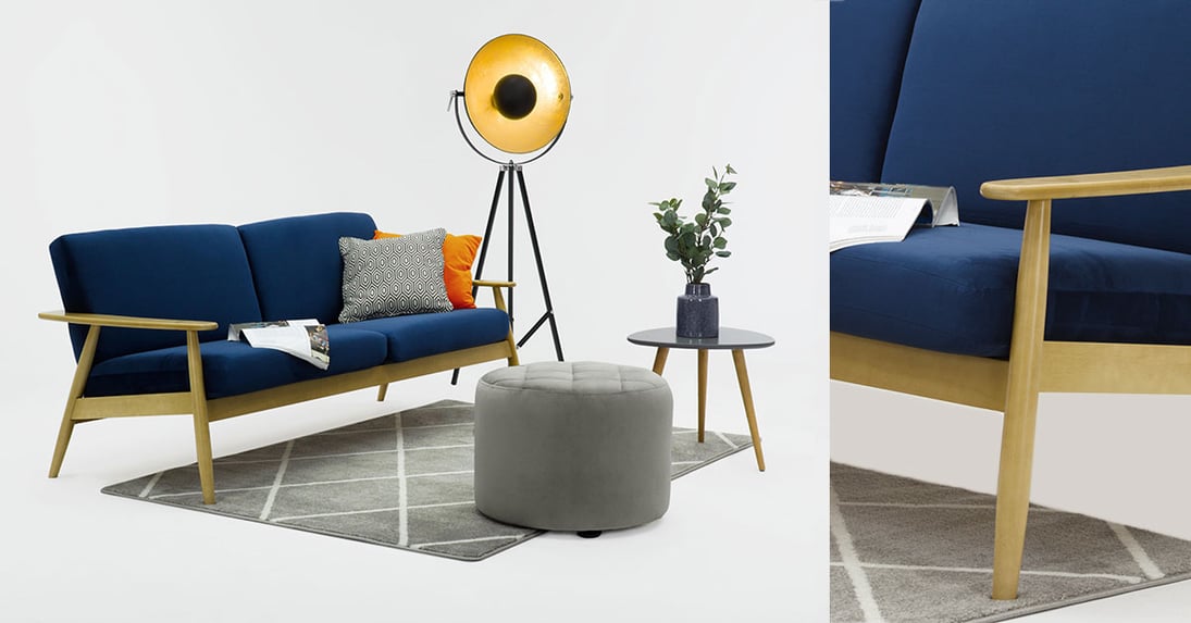 Sofas mit Details aus Holz: empfohlene Modelle