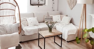 Wie kann ein Wohnzimmer mit Schlafzimmer kombiniert werden?